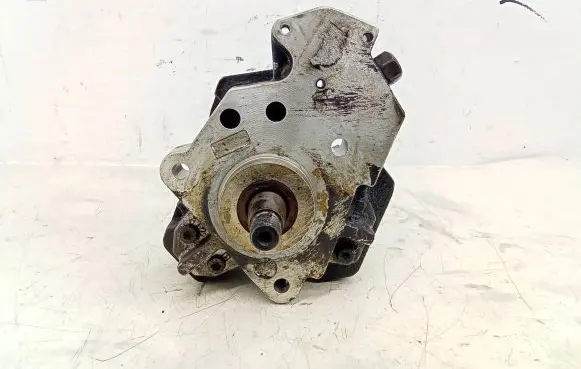 Opel Vivaro Fuel injection high pressure pump 8200108225 0445010075
