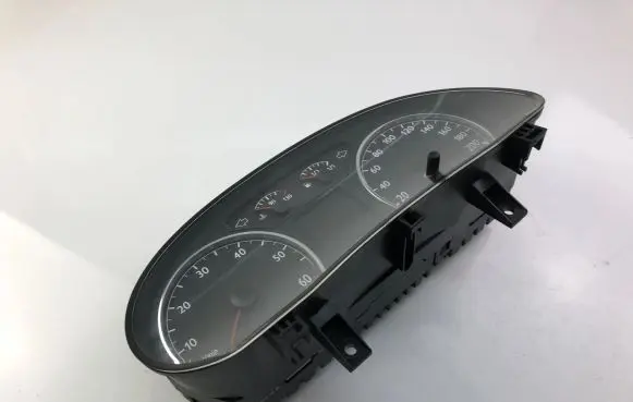 Volkswagen Polo Speedometer (instrument cluster) 6Q0920822