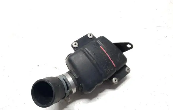 Audi A6 S6 C5 4B Oil breather separator 06C133911