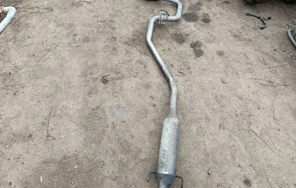 Toyota Avensis T250 Muffler/silencer 10G04