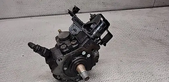 Ford Focus Fuel injection high pressure pump 0445010102 9656300380A