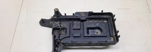 Volkswagen PASSAT B6 Battery box tray 1K0915333C