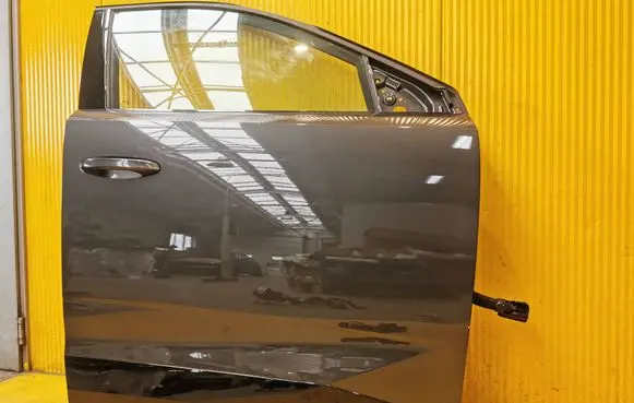 Peugeot 5008 II Front door