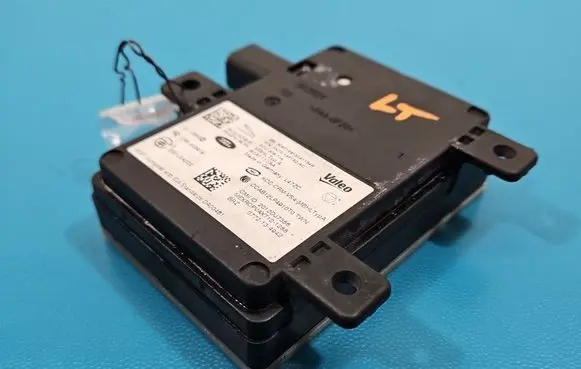 Jaguar XE Central body control module FK7214F152AC IMPRK1545287