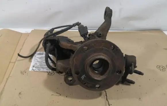Skoda Octavia Mk2 (1Z) Front wheel hub spindle knuckle