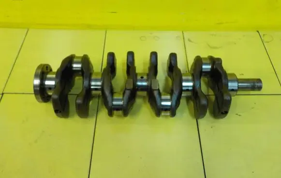 Toyota Avensis T270 Crankshaft NOMINALNY 8SP33