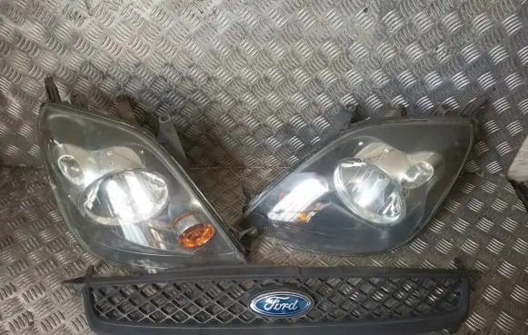 Ford Fiesta Headlights/headlamps set 6S6113W030AE 6S6113W029AE 6S618200AC