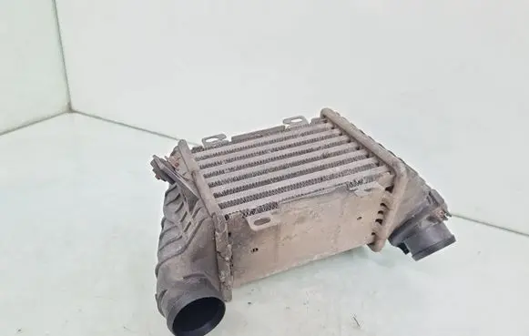 Volkswagen Golf III Intercooler radiator 1H0145805B