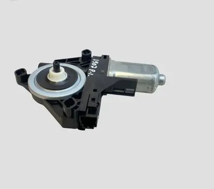 Volvo V40 Front door window regulator motor WR12718