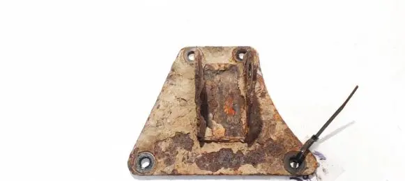 Iveco Daily 30.8 - 9 Engine mounting bracket