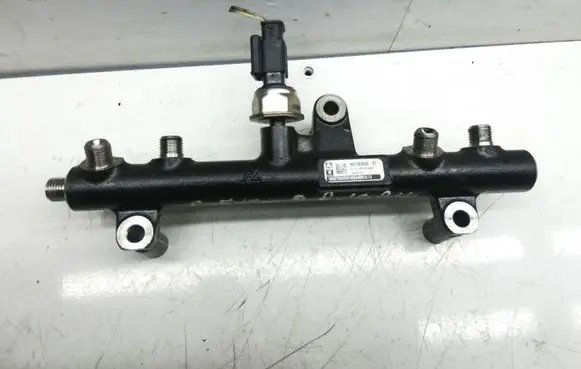 Citroen C5 Fuel main line pipe 968190968001