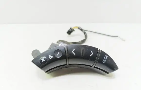 Steering wheel buttons/switches