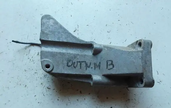 Mitsubishi Outlander Engine mounting bracket Iht67jh