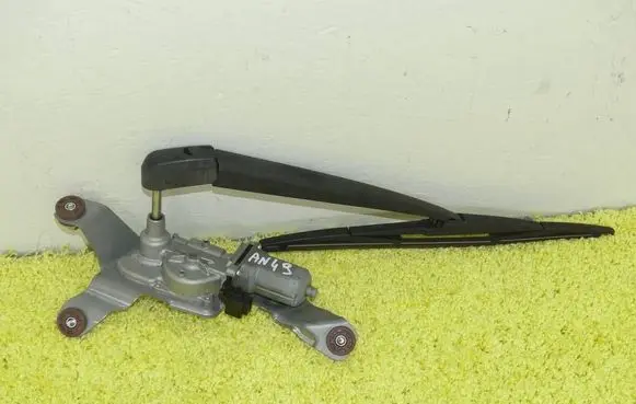 Mazda CX-5 II Rear wiper blade arm KB7W-67450