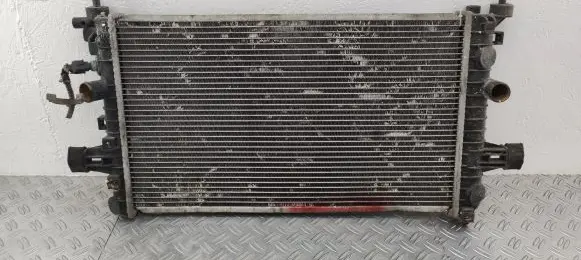 Opel Astra H Coolant radiator