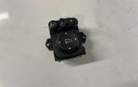 Honda Civic IX Wing mirror switch