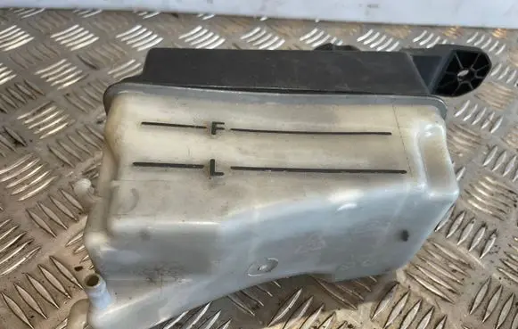 Hyundai Santa Fe Coolant expansion tank/reservoir 254302B100