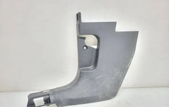 Foot area side trim