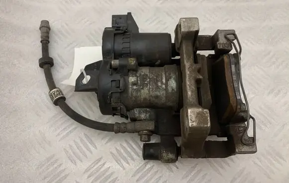 Volvo XC90 Rear brake caliper 32217364 31687555