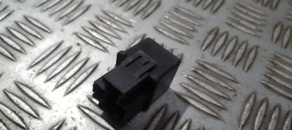Volvo S40, V40 Other relay v23134b52x240