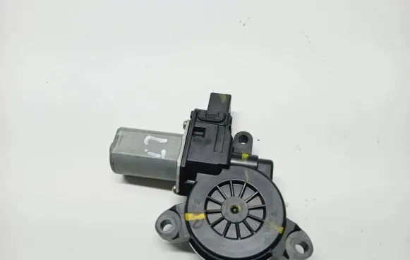 Mazda 3 III Rear door window regulator motor BHP15958X