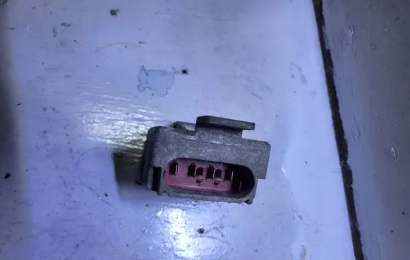 Coolant fan relay