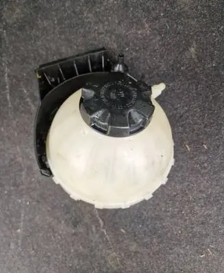 BMW 4 F32 F33 Coolant expansion tank/reservoir 7609470 1300314 11564310