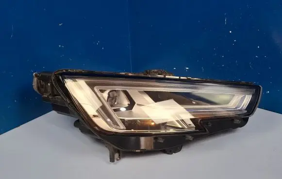 Audi A4 S4 B9 Headlight/headlamp 8W0941034B 030256023200