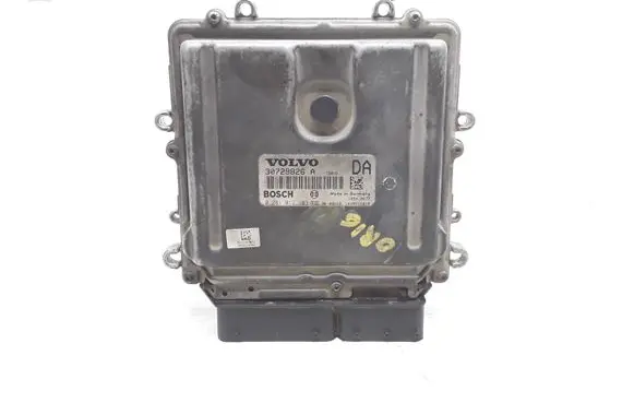 Volvo XC90 Engine control unit/module 30729826 0281012103