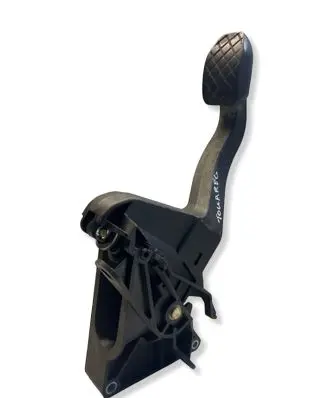 Volkswagen Touareg I Clutch pedal 7L0721318