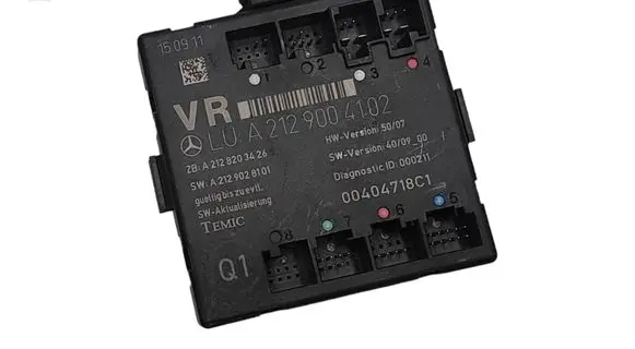 Mercedes-Benz C W204 Door control unit/module A2128203426 A2129028101 A2129004102