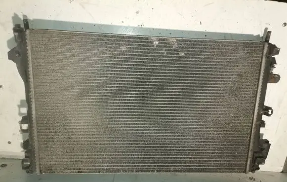 Opel Signum Coolant radiator 13108569
