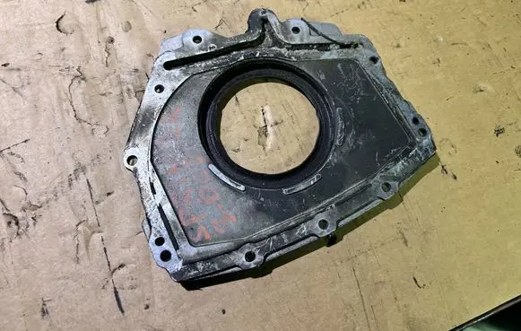Mercedes-Benz E W211 Timing chain cover 810439290 7255379