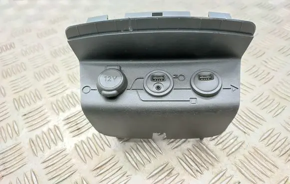 Peugeot 2008 I USB socket connector 9678374480
