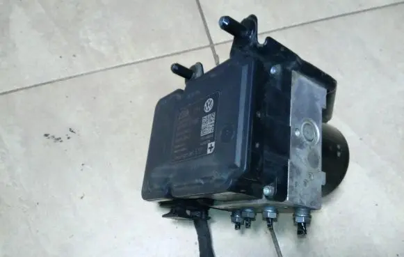 Volkswagen Golf VI ABS Pump 1K0614517CP 1K0907379BE NE67314