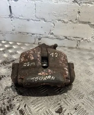 Volkswagen Touran I Front brake caliper
