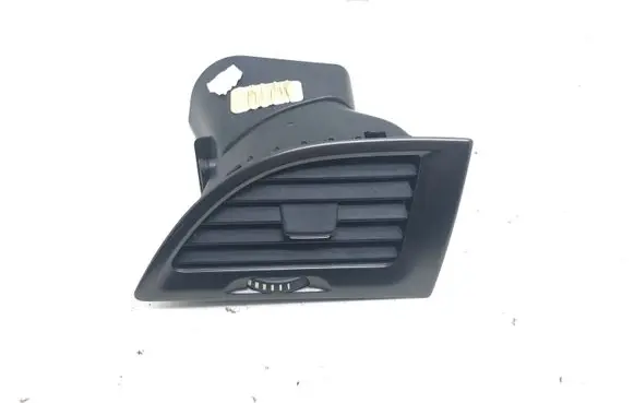 Renault Megane III Dashboard side air vent grill/cover trim 687602214R