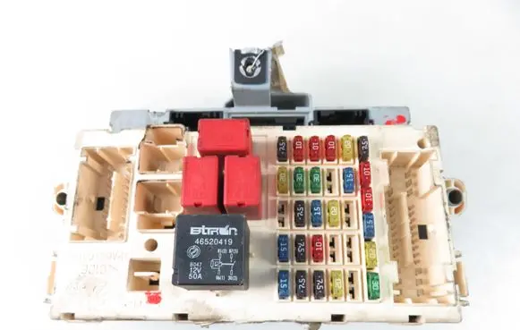 Fiat Stilo Fuse box set 46797600