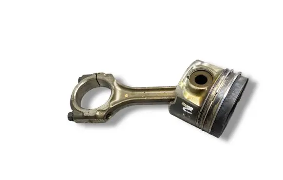 Toyota Avensis T270 Piston with connecting rod 1adftv