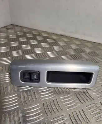 Volvo V50 Electric window control switch 8663813
