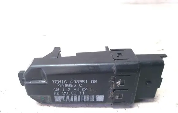 KIA Sportage Other front door trim element 403951