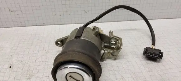 Audi 100 S4 C4 Tailgate exterior lock A5862055