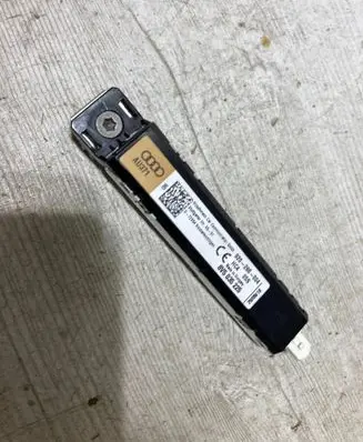 Audi A3 S3 8V Aerial antenna amplifier 8V5035225
