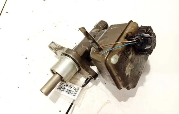 Master brake cylinder
