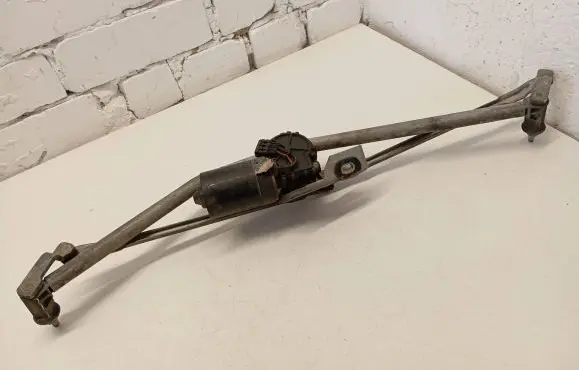 Front wiper linkage