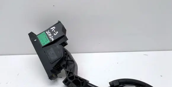 Audi A3 S3 8L Accelerator throttle pedal 1J2721503C 0280752211