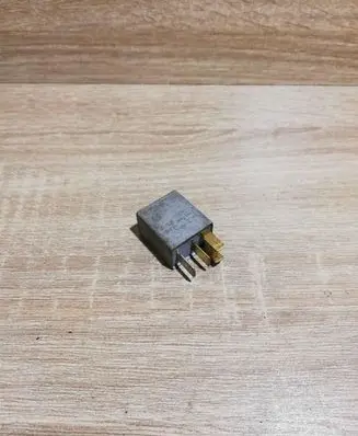 Toyota Avensis T250 Other relay 0332011001