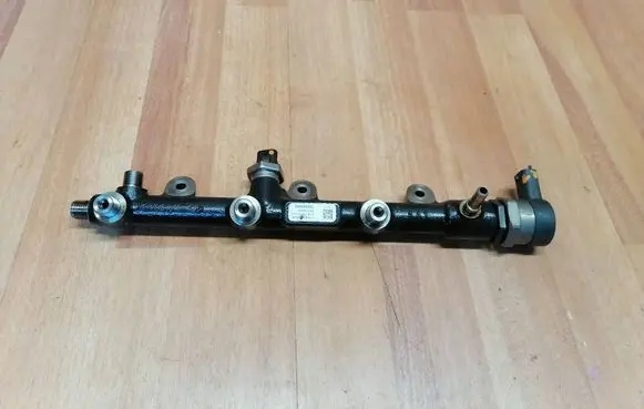 Renault Espace V (RFC) Fuel main line pipe 175219059R 0281007249 19104050