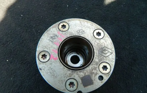 Nissan Qashqai Camshaft pulley/ VANOS 130253326R