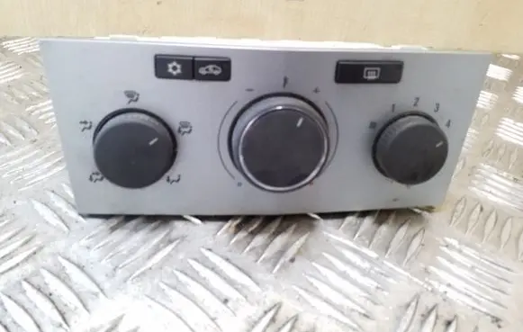 Opel Zafira B Climate control unit 901513140002